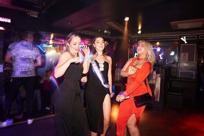 1 Big Night Out Weekend Club Crawl - Leicester Square at Simmons: quick drinks, good music, and momentum