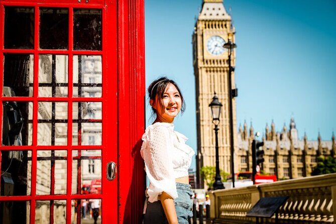 1-Hour Private London Photoshoot - St. Paul’s Cathedral: Elegant Backdrops for Softer Poses