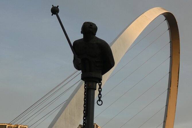 2 Hour City Tour in Newcastle - High Level Bridge and the Quayside: Seven-Bridge Views to Finish Strong