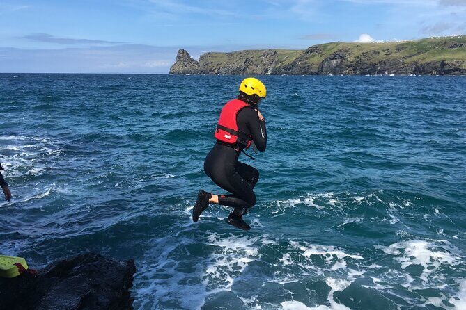 2-Hour Coasteering Adventure Near Bude - Where you meet and how the session runs