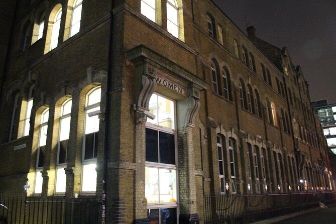 2-Hour Jack the Ripper Small Group Walking Tour in London - Respect and accuracy: how guides handle a grim subject