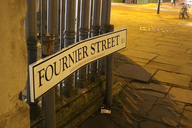 2-Hour Jack the Ripper Small Group Walking Tour in London - Small group pacing: why a 30-person cap makes this tour work