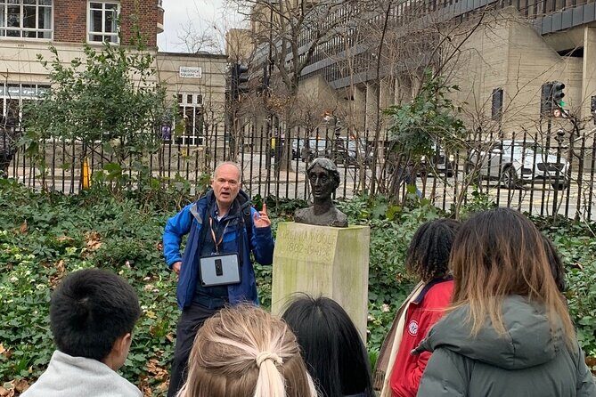 2-Hour Private LGBTQ+ History Tour of London with a Licensed Guide - Start at Bernard St, finish at Fitzroy Tavern: logistics that actually work
