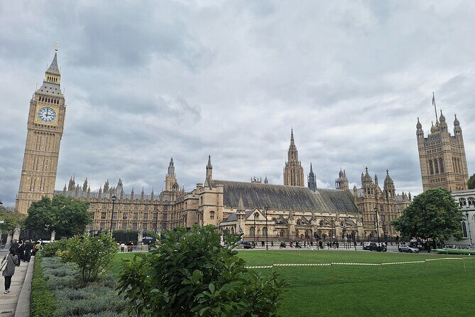 2 Hour Walking Tour from Buckingham Palace to Big Ben - A practical royal-to-Big Ben route in about 2 hours