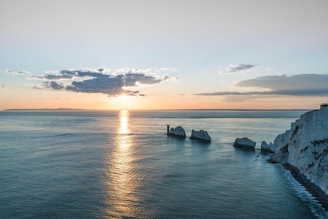 3-Day Isle of Wight and the Southern Coast Small-Group Tour from London - London to Portsmouth: the Spinnaker Tower and the ferry day plan
