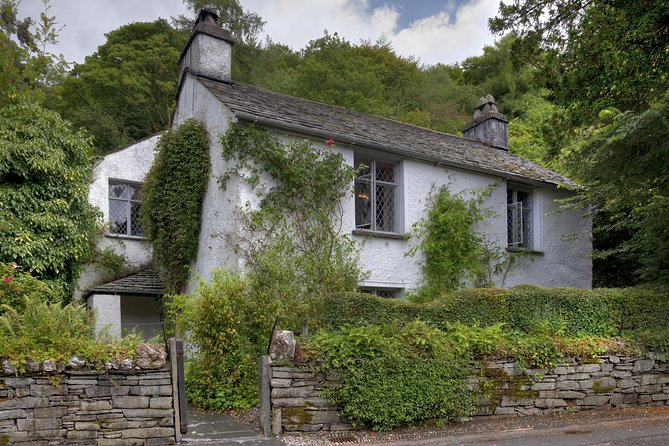 3-Day Lake District Explorer Small-Group Tour from Manchester - Where You Stay (Keswick or Bowness): What You Can Expect