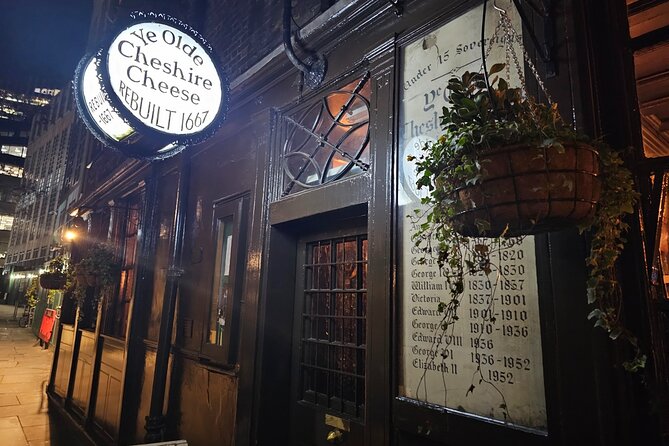 3-Hour Historic Pub Experience in London - The Temple district and Common Law: when law sounds human