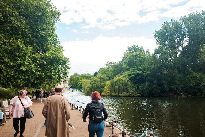 3-Hour Private Guided Walking Tour of London - St. James’s Palace: starting with the royal spine