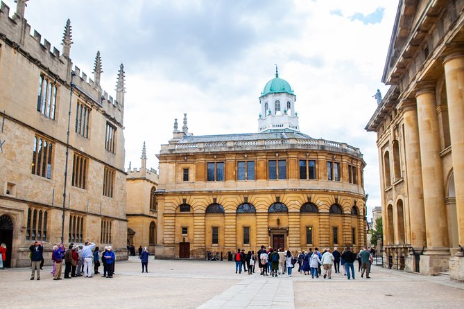 3-Hour Private Tour of Oxford With University Alumni Guide - The Divinity School and Hertford College: Where Entry Helps You Feel the Scale