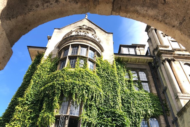 3-Hour Private Tour of Oxford With University Alumni Guide - Christ Church Meadow, Merton College, Carfax Tower, and Christ Church: The Finale