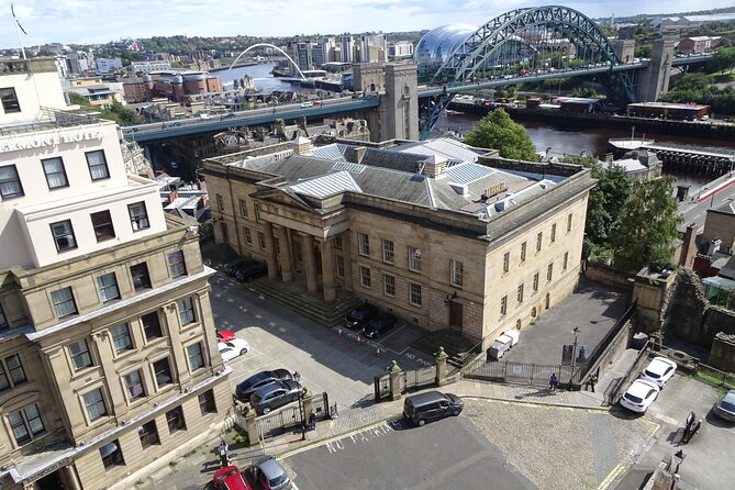 3 Hour Walking Tour through Newcastle upon Tyne - Why this route works: walls, monuments, and Tyne bridges