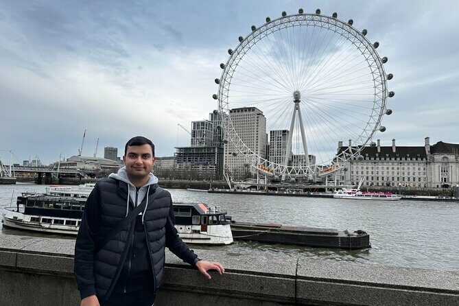 30 Major London Attractions Walking Tour With Photos - The pelicans-and-parks stretch: a quick stop that adds real London flavor