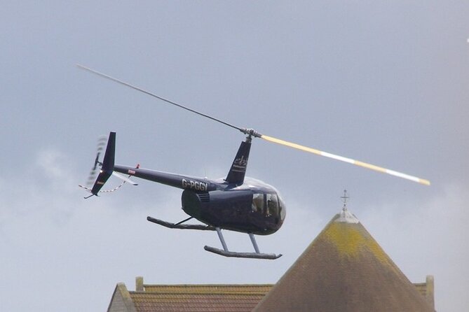 45 Minute London Olympic Helicopter Tour - The First Stretch: Surrey Countryside and a Clear Path Toward London