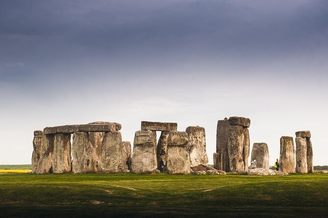 5-Day Devon and Cornwall Small-Group Tour from London - London to Winchester and Stonehenge: the opening punch
