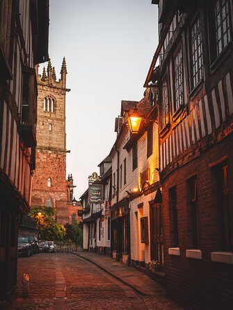 5-Day Heart of England, Wales & Yorkshire Small-Group Tour from London - Day 3: Peak District moorland, Buxton springs, and Chatsworth House