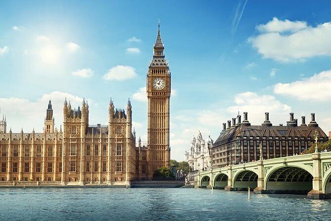 7 Day Tour Exploring England and Scotland starting from London - Day 1 London: Westminster, museum time, and a Thames night mood