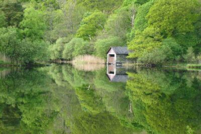 8 Lakes in a Morning - The van ride: small group, live guide, real comfort