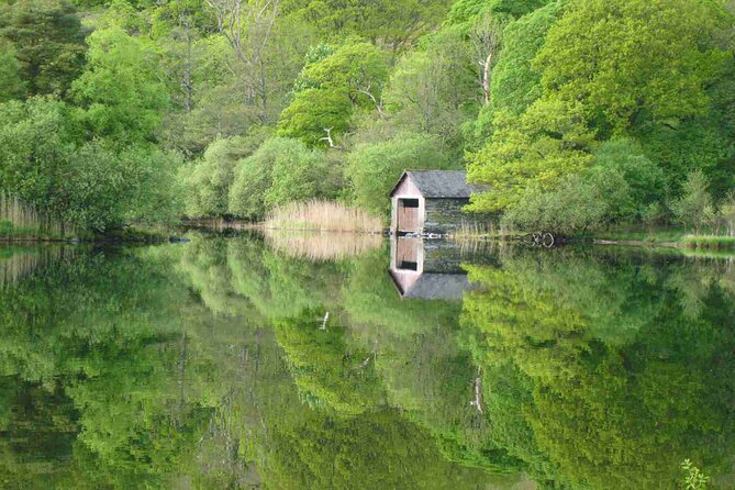 8 Lakes in a Morning - The van ride: small group, live guide, real comfort
