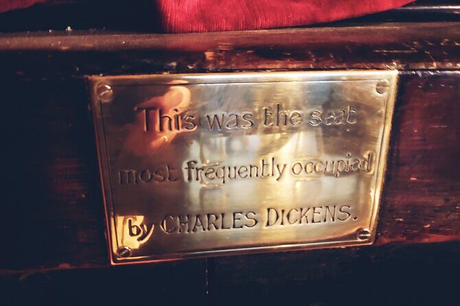 A Christmas Carol and Charles Dickens Old London Walking Tour - George and Vulture: inside-the-story atmosphere with an unchanged interior