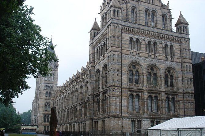 A Day at the Museum - Natural History Museum London - Hotel pickup and meeting points: the easiest way to start
