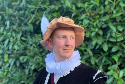 A Historical tour of Warwick with Queen Elizabeth's Secret Lover - Meeting point and the 2.5-hour rhythm
