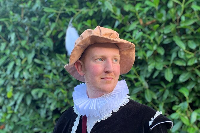 A Historical tour of Warwick with Queen Elizabeth's Secret Lover - Meeting point and the 2.5-hour rhythm
