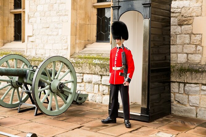 Admission Ticket to The Tower of London & Crown Jewels Exhibition - Walking, stairs, and comfort: manage your energy like a pro