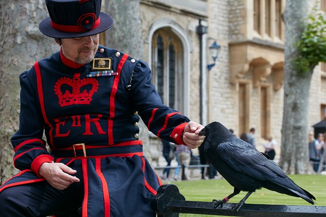 Admission Ticket to The Tower of London & Crown Jewels Exhibition - Audio guide and your self-paced strategy