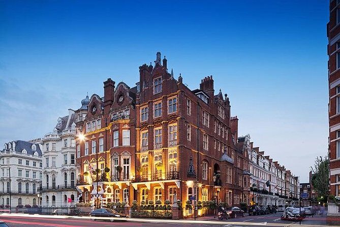 Afternoon Tea at The Milestone Hotel London - Entering The Milestone Hotel: Kensington Court and a 1689 setting