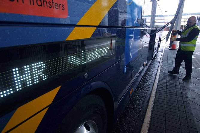 Airport Coach Service from Gatwick to Oxford - Gatwick to Gloucester Green: how this coach ride actually works