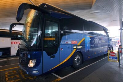 Airport Coach Service from Heathrow to Oxford - The coach setup: Wi-Fi, USB charging, toilets, and seats that don’t fight you