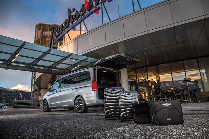 Airport Taxi Service | Nottinghamshire to London Heathrow Airport - Adjusting for your needs: flexibility during the trip