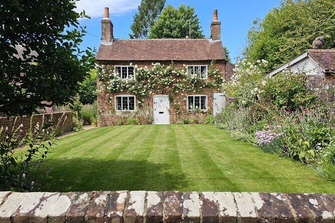 Alton to Chawton Walking Tour in the Footsteps of Jane Austen - Group size, timing, and how the tour stays personal with Laura