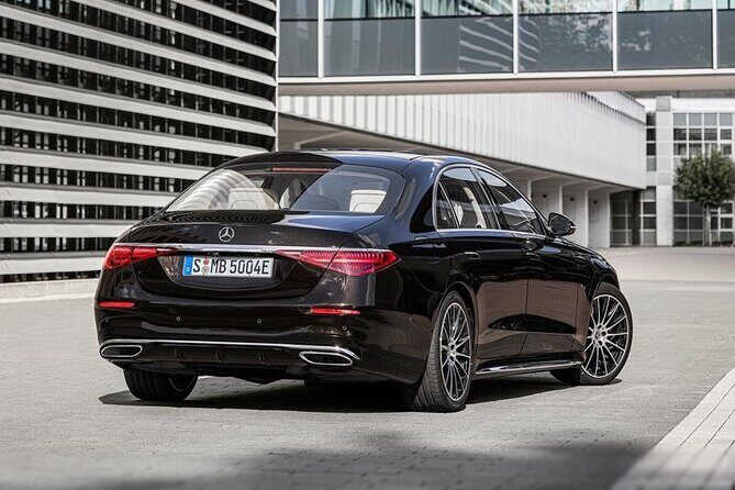 Arrival by Luxury Car from Heathrow Airport LHR to Central London - What the “Luxury Vehicle” Feels Like in Real Life