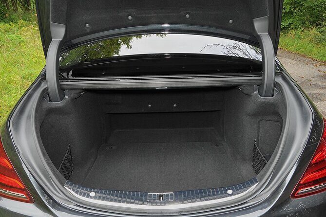 Arrival by Luxury Car from Heathrow Airport LHR to Central London - Luggage Rules and What They Mean for Your Packing