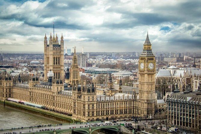 Arrival Transfer: London Airport LHR to London by Business Car - Timing reality: 45 minutes on paper, London traffic in real life