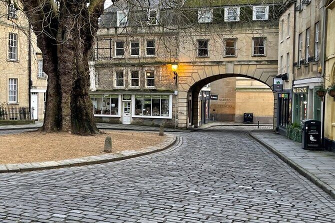 BATH: 2-Hour Bath Walking Tour of Bridgerton Filming Locations - Saw Close and Beaufort Square: Theatre-Area Scenes You’ll Start Recognizing