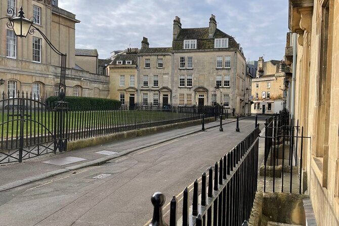 BATH: 2-Hour Bath Walking Tour of Bridgerton Filming Locations - Assembly Rooms and Guildhall: Ballrooms and Civic Buildings (Without Extra Tickets)