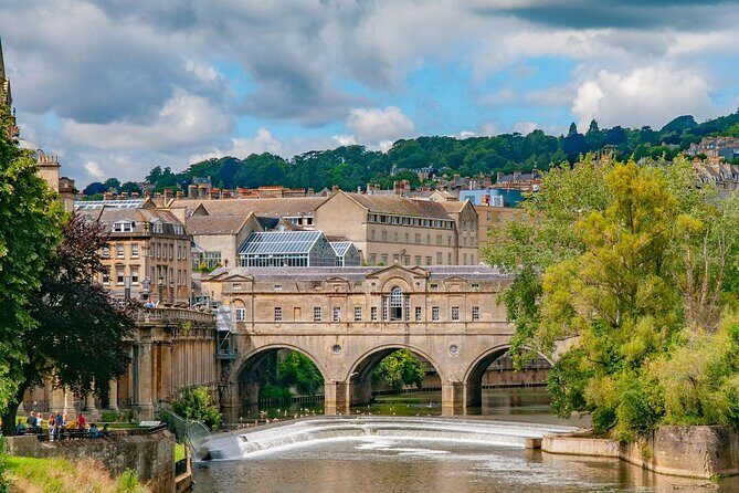 Bath Bridgerton walking tour of filming location with Mobile App - How the self-guided format works (and why it’s good in Bath)
