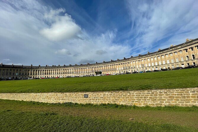 Bath Bridgerton walking tour of filming location with Mobile App - Bath streets, squares, shops, and scenes: turning a walk into a viewing guide