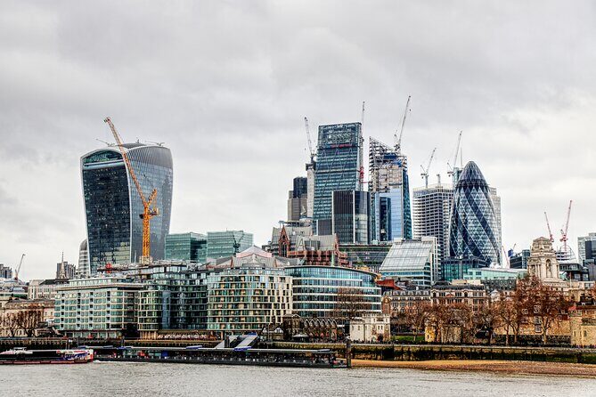 Best of London in Half a Day Walking Tour - Guide-led details: why names like Lucia and Selene matter