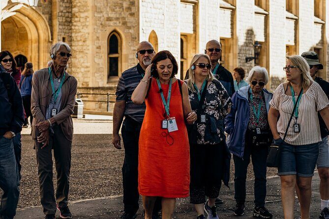 Best of London Tour - Crown Jewels, River Cruise & History Walk - Buckingham Palace and St. James’s Park: end with royal views and green space