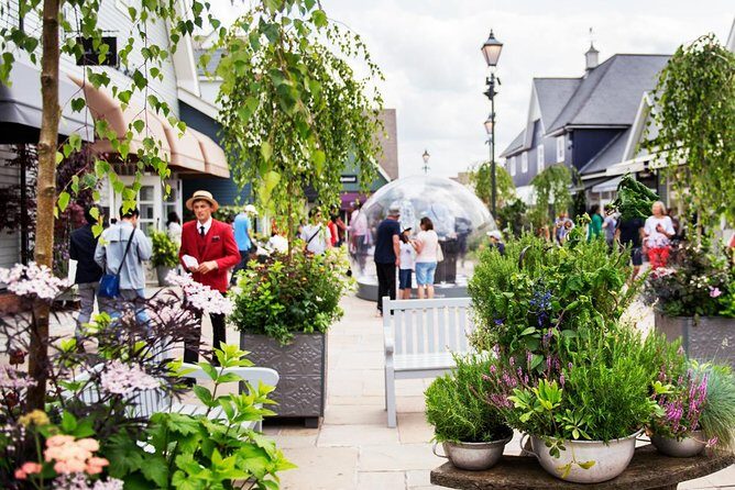 Bicester Village Private Vehicle Round Trip Service from London - From Central London to Bicester Village: Door-to-Door Convenience