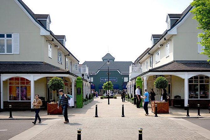 Bicester Village Private Vehicle Round Trip Service from London - Private Vehicle Comfort and What the Wait Time Really Means