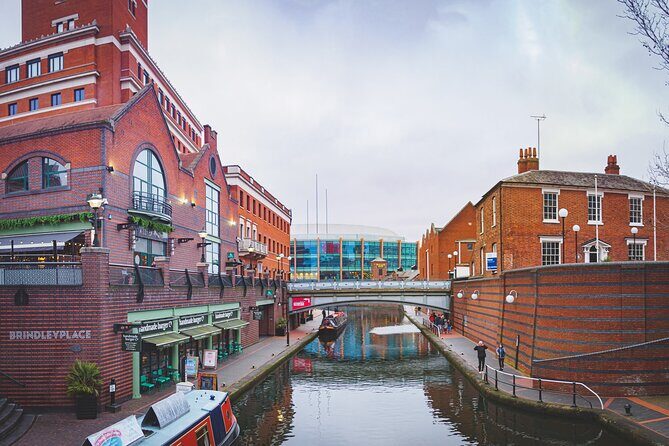 Birmingham Tour App, Hidden Gems Game and Big Britain Quiz (1 Day Pass) UK - How the GPS map and point system keeps you moving