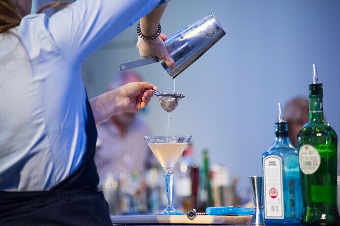 Bombay Sapphire Gin Cocktail Masterclass and Tour - Your day at the Bombay Sapphire Distillery: how it flows