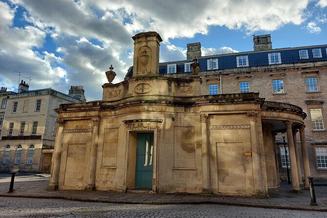 Bridgerton Film Locations - Bath - Private Walking Tour - Guildhall and the unresolved mystery: outside viewing with a story twist