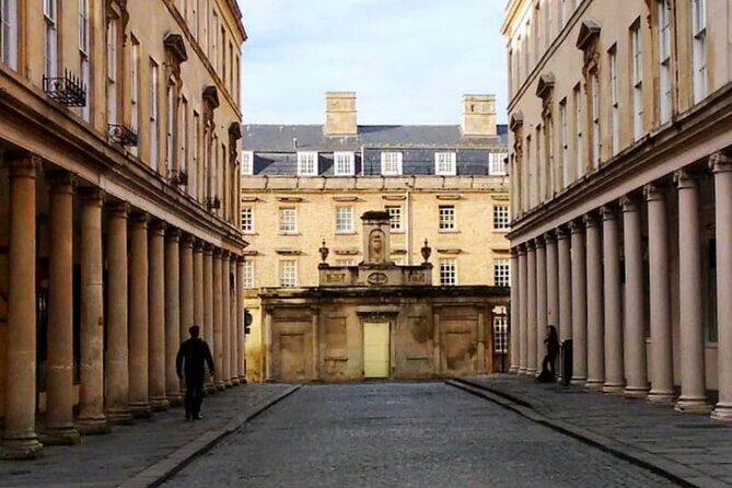 Bridgerton Tour and Bath City Highlights with Music - A 90-Minute Bridgerton Soundtrack Walk Through Bath