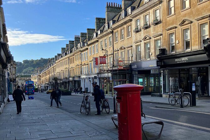 Bridgerton’s Filming Locations in Bath Audio Guide - Charming square and historic promenades: the walk that sells the illusion
