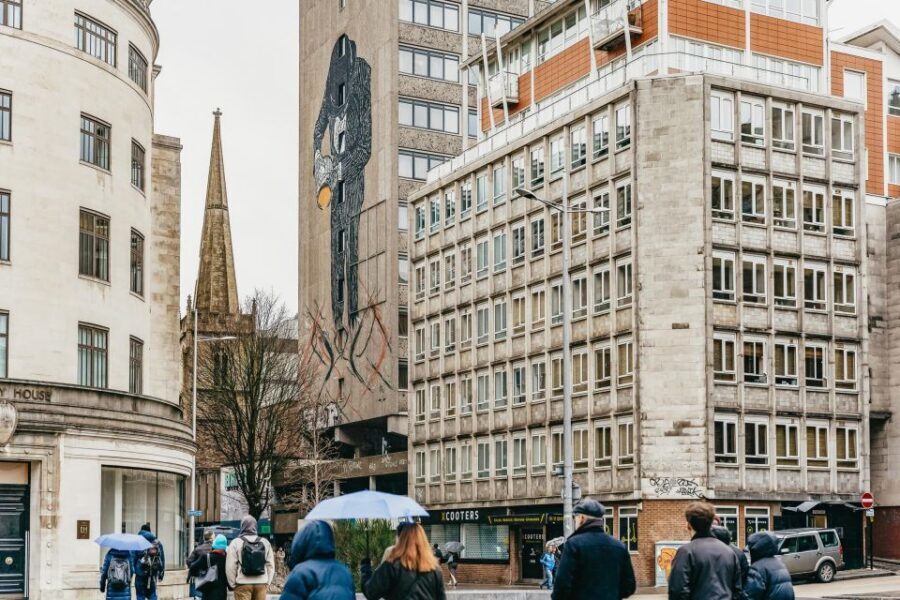 Bristol: Blackbeard to Banksy Guided Walking Tour - Hatchet Inn and the Cenotaph: Bristol’s everyday history